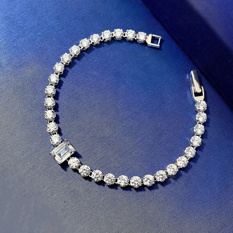 Gorgeous Emerald Cut Bracelet For Women In Sterling Silver