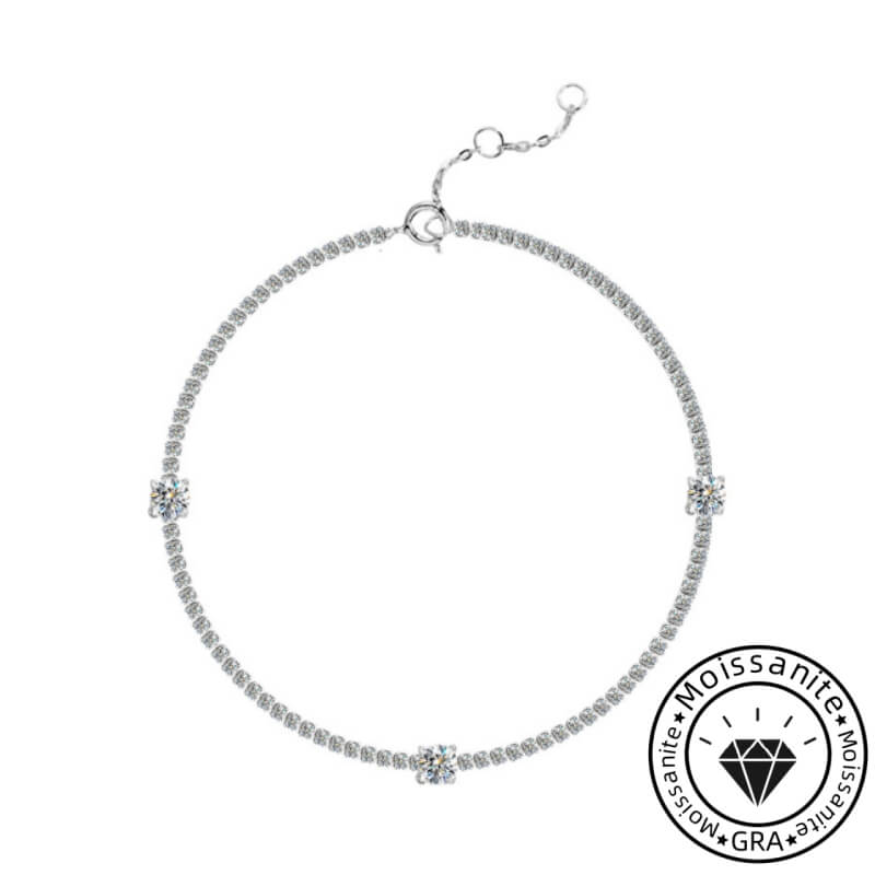 Exquisit Round Cut Moissanite Bracelet in Sterling Silver