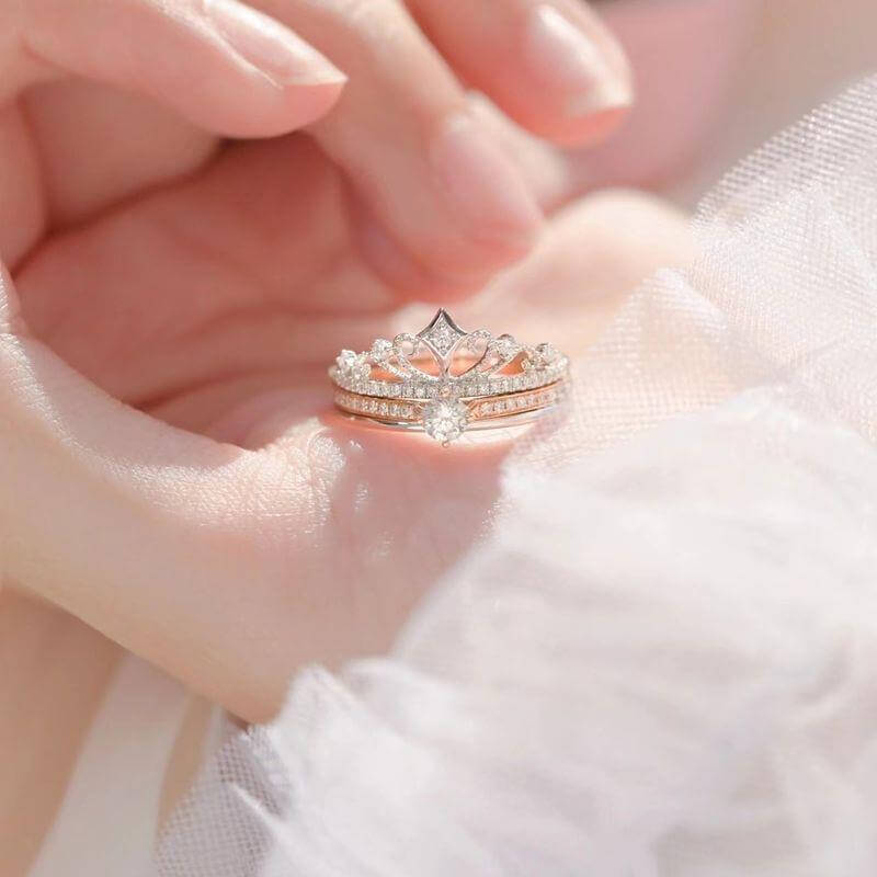 Solarii Moissanite 0.30ct Crown Design Round Cut 925 Sterling Silver Wedding Ring Set