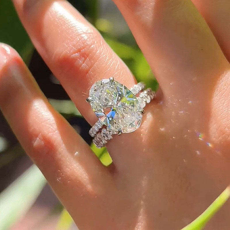 Solarii Luxury Oval Cut 8.0ct Wedding Ring Set