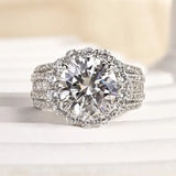 Sumptuous Halo Design Round Cut 4.0ct Engagement Ring In Sterling Silver