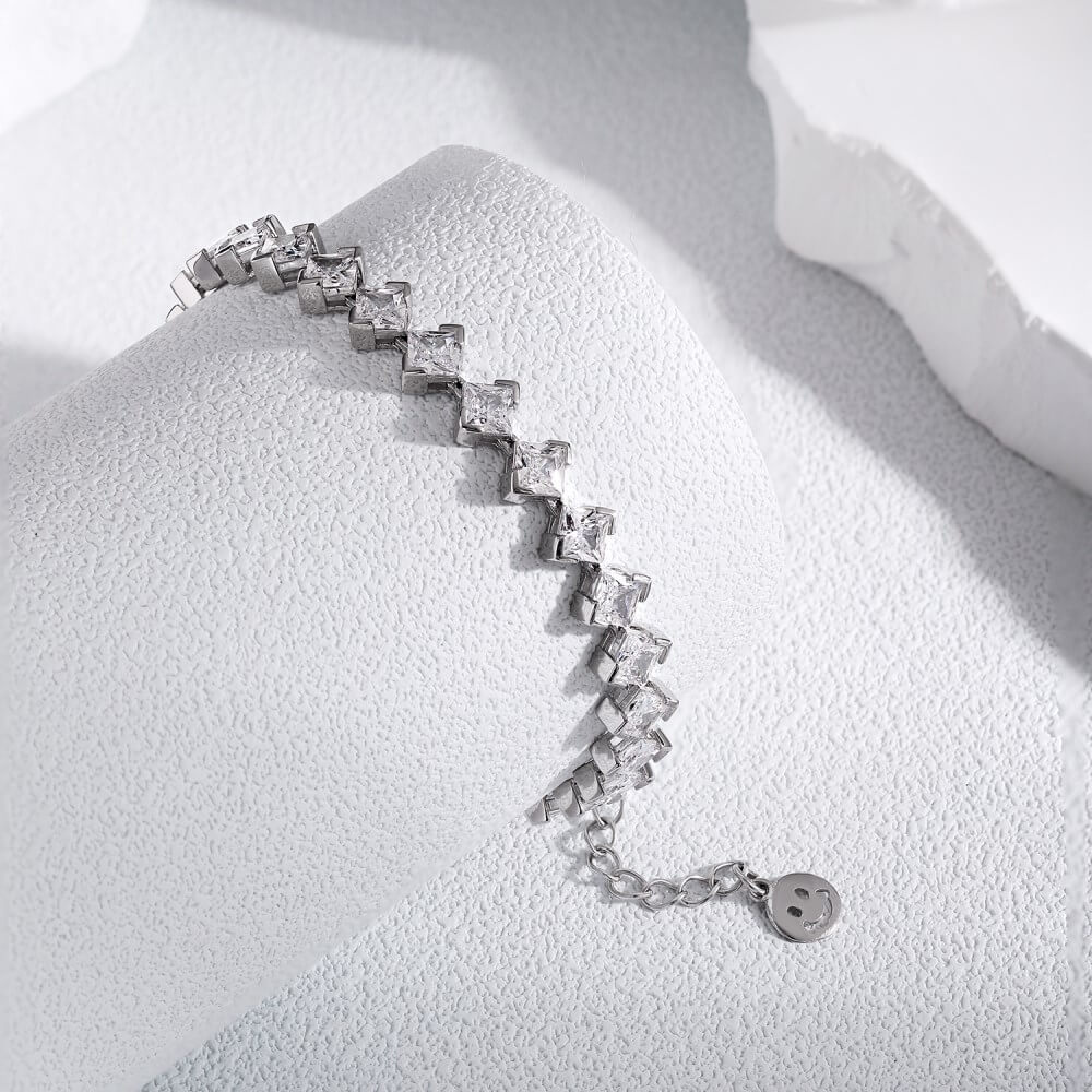 Princess Cut Simulated Diamonds Tennis Bracelet in Sterling Silver