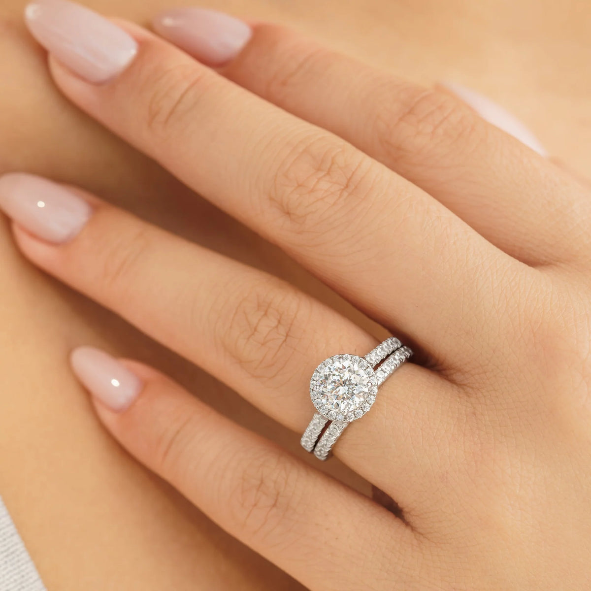 Elegant 925 Sterling Silver Halo 1.5ct Round Cut Wedding Ring Set