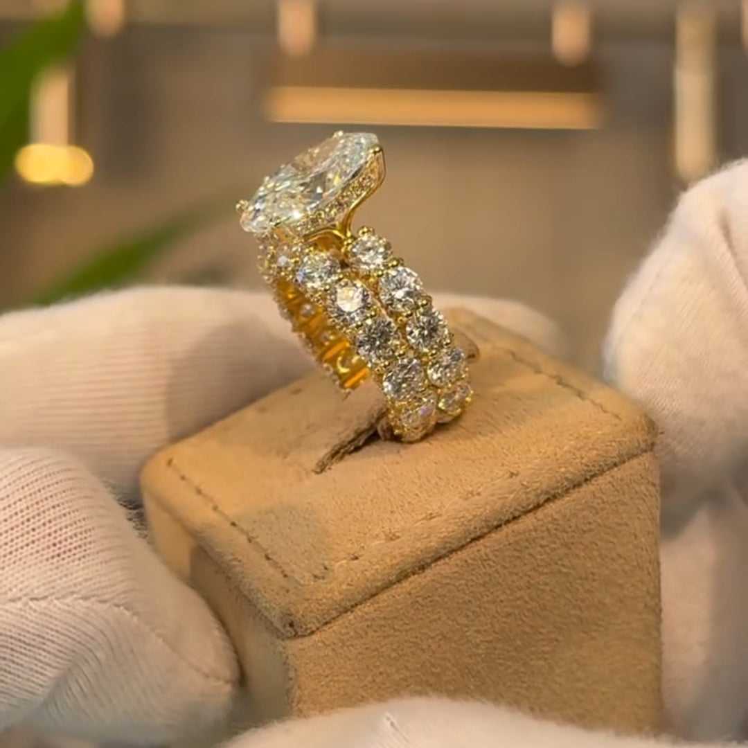 Elegant 8.0ct Oval Cut Wedding Ring Set in Sterling Silver