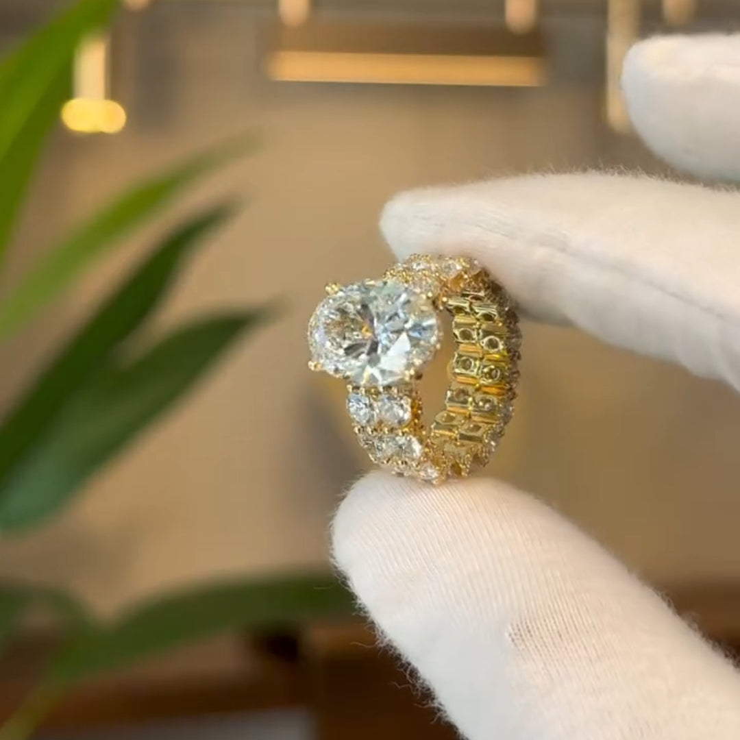 Elegant 8.0ct Oval Cut Wedding Ring Set in Sterling Silver