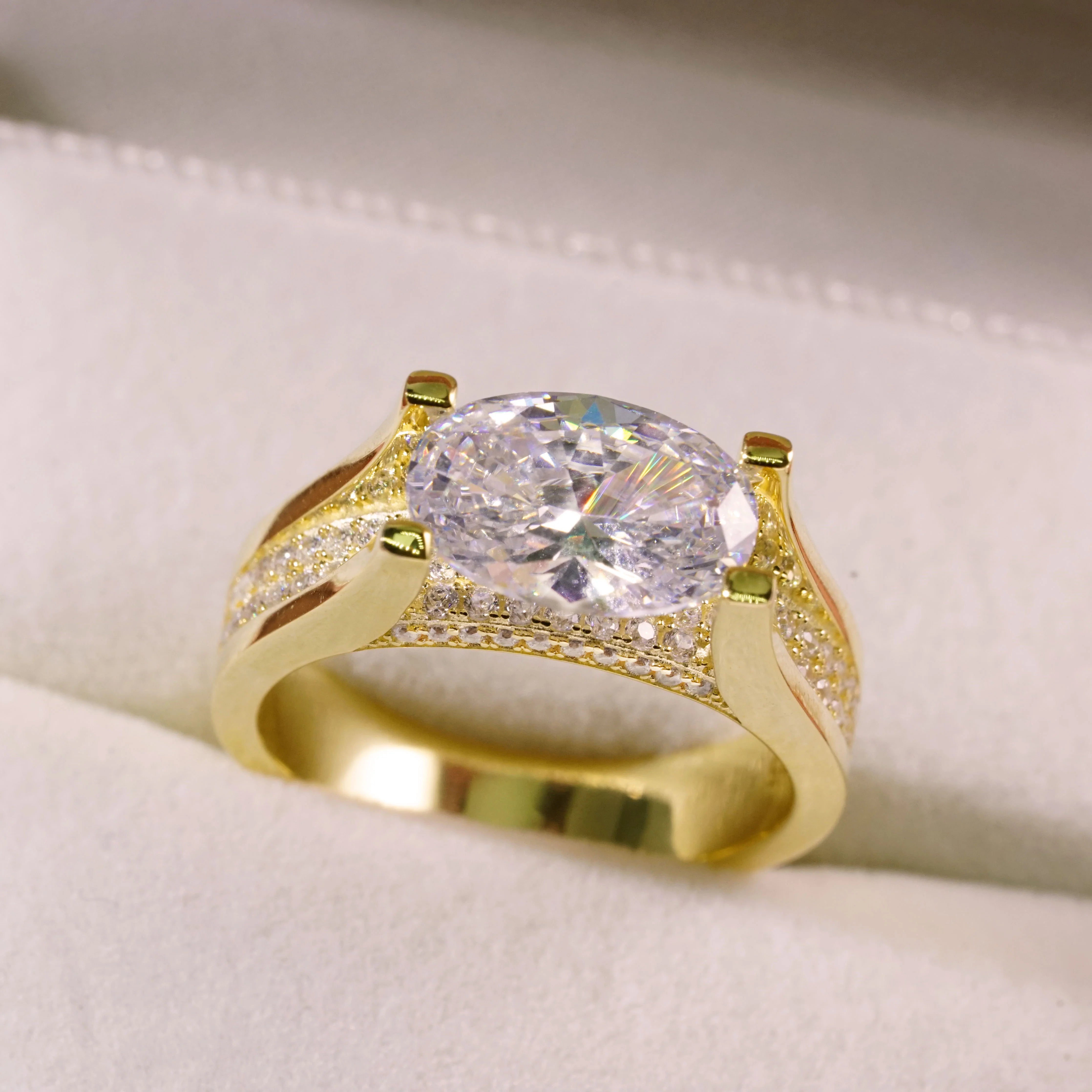 Solarii New Arrived 5.0ct Oval Cut Engagement Ring