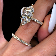 Elegant 3.0ct Marquise Cut Gemstone Engagement Ring Set