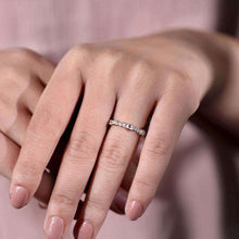 Elegant Emerald and Round Cut Wedding Ring In 925 Sterling Silver