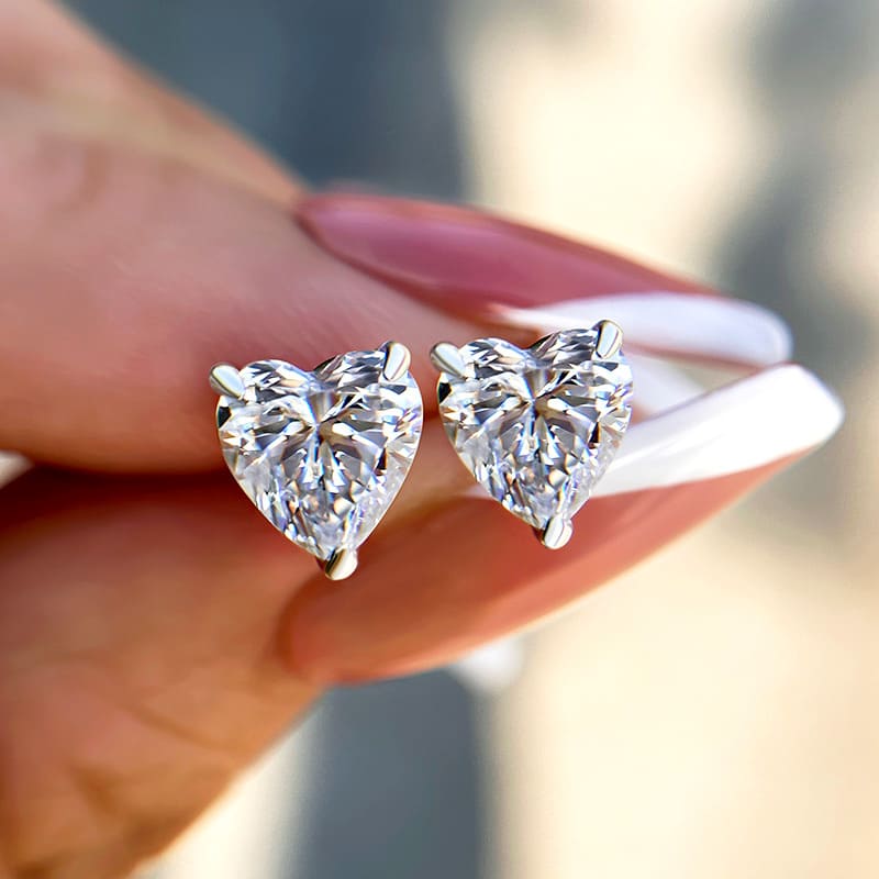 Elegant Heart Cut Women's Stud Earrings In Sterling Silver