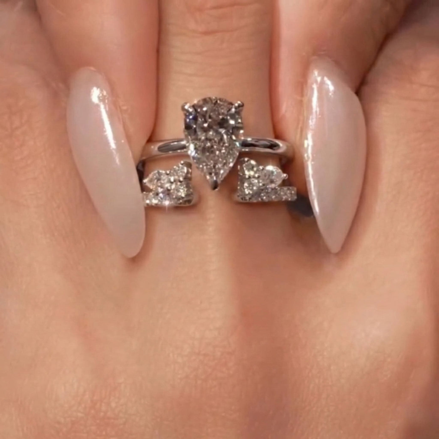 Fashionable Pear Cut 5.0 Ct Solitaire Wedding Ring Set 925 Sterling Silver