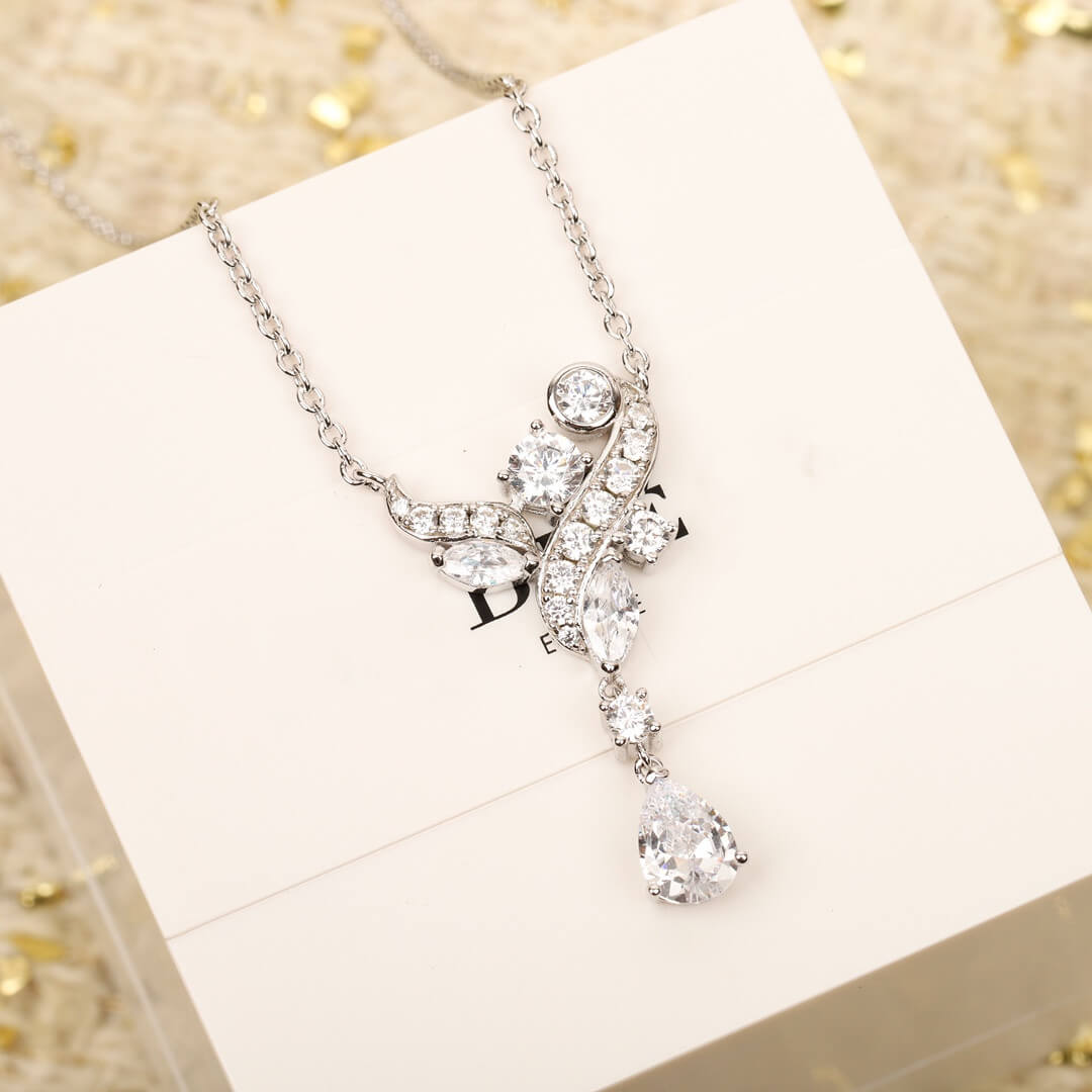 Luxurious Pear Cut 1.5ct 925 Sterling Silver Necklace