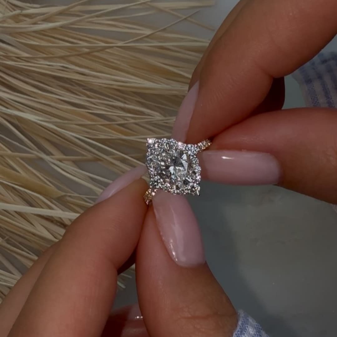 Magnificent Halo Oval Cut 3.0ct Engagement Ring In Sterling Silver