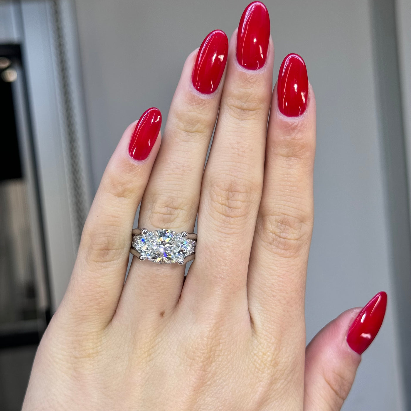 Solarii New Arrived 5.0ct Oval Cut Engagement Ring