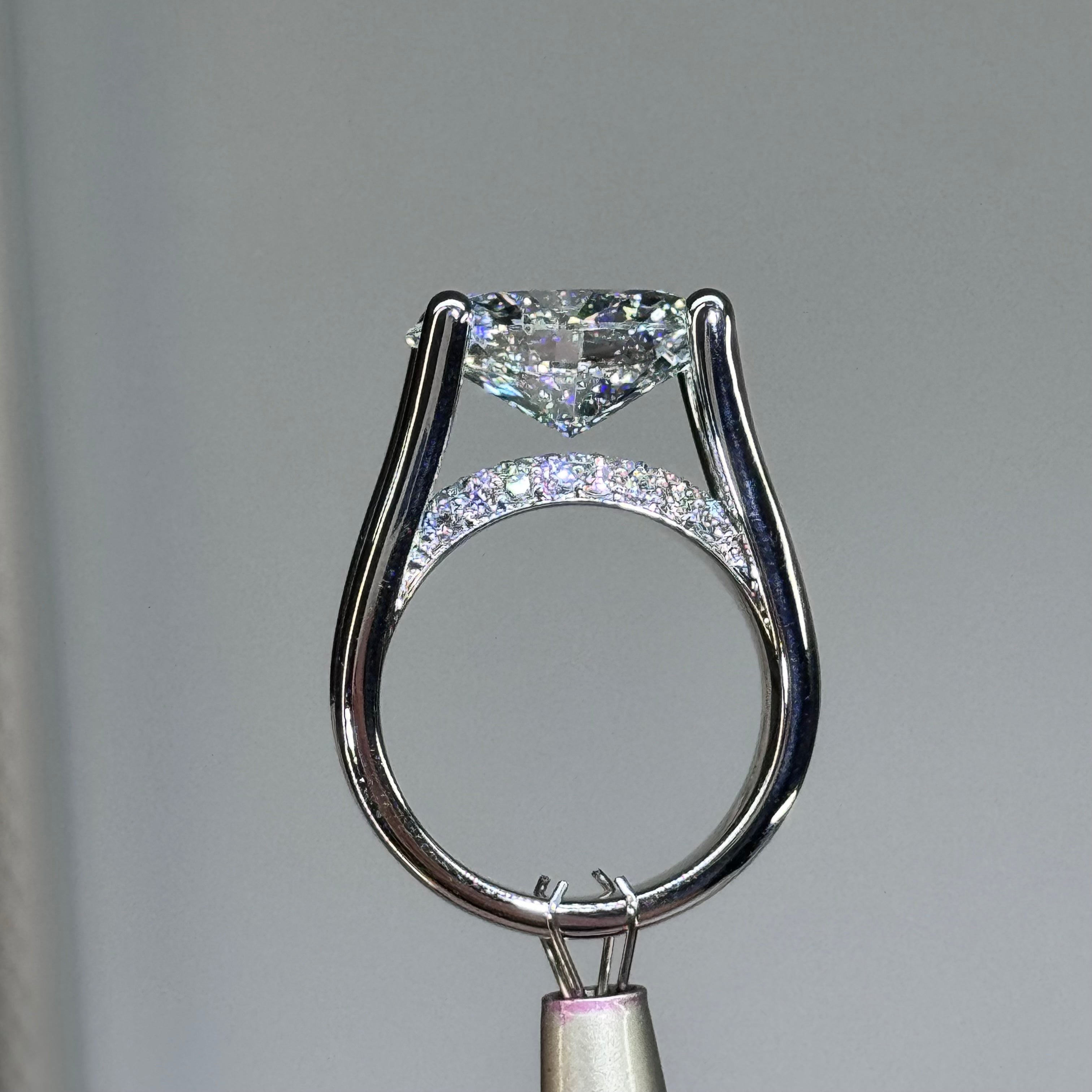 Solarii New Arrived 5.0ct Oval Cut Engagement Ring