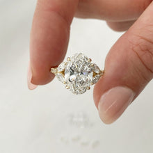 Solarii New Arrived 4.0ct Oval Cut Three Stones Engagement Ring