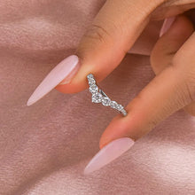 925 Sterling Silver Round Cut V-shaped Wedding Ring