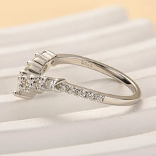 925 Sterling Silver Round Cut V-shaped Wedding Ring