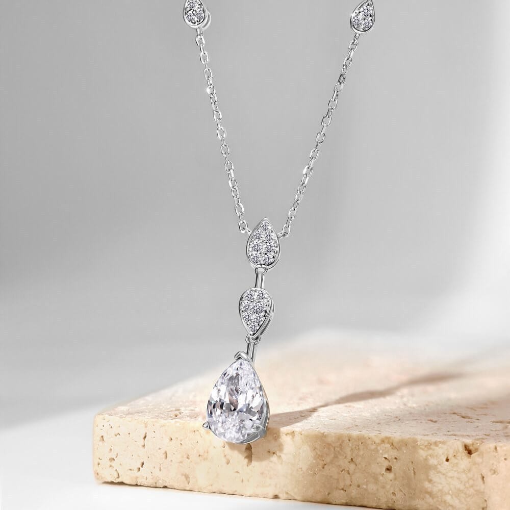 Teardrop Pear Cut Necklace in 925 Sterling Silver