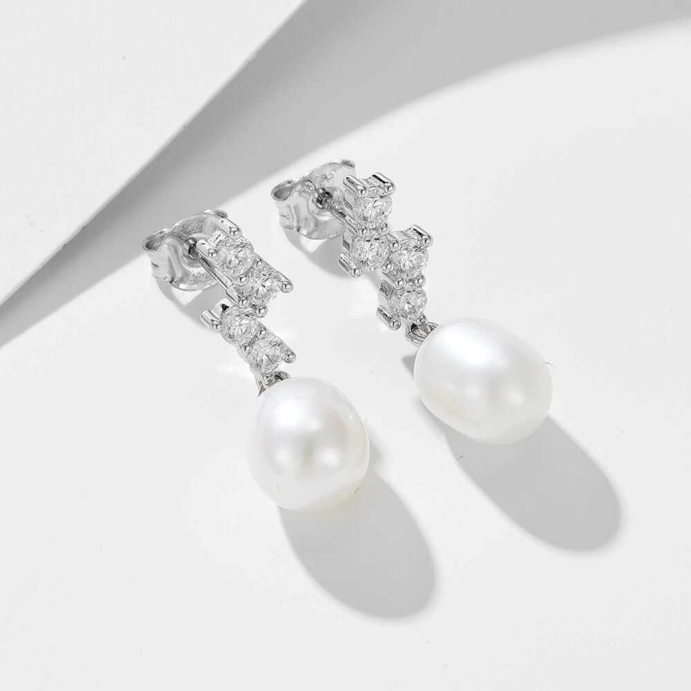 Delicate Elegant Pearl Earrings In Sterling Silver For Woman