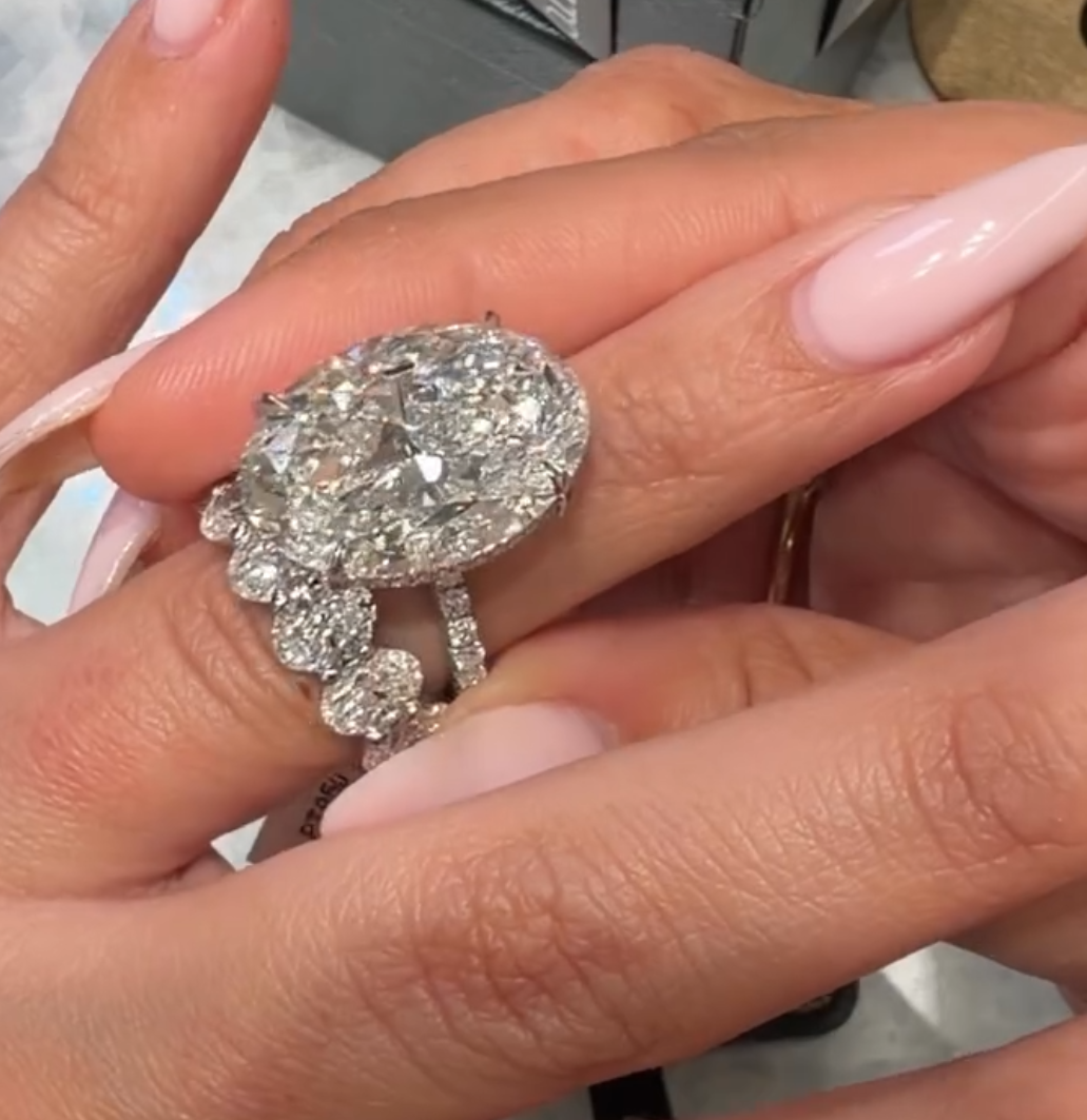 Breathtaking Oval Cut 15.0ct Bridal Ring Set In Sterling Silver