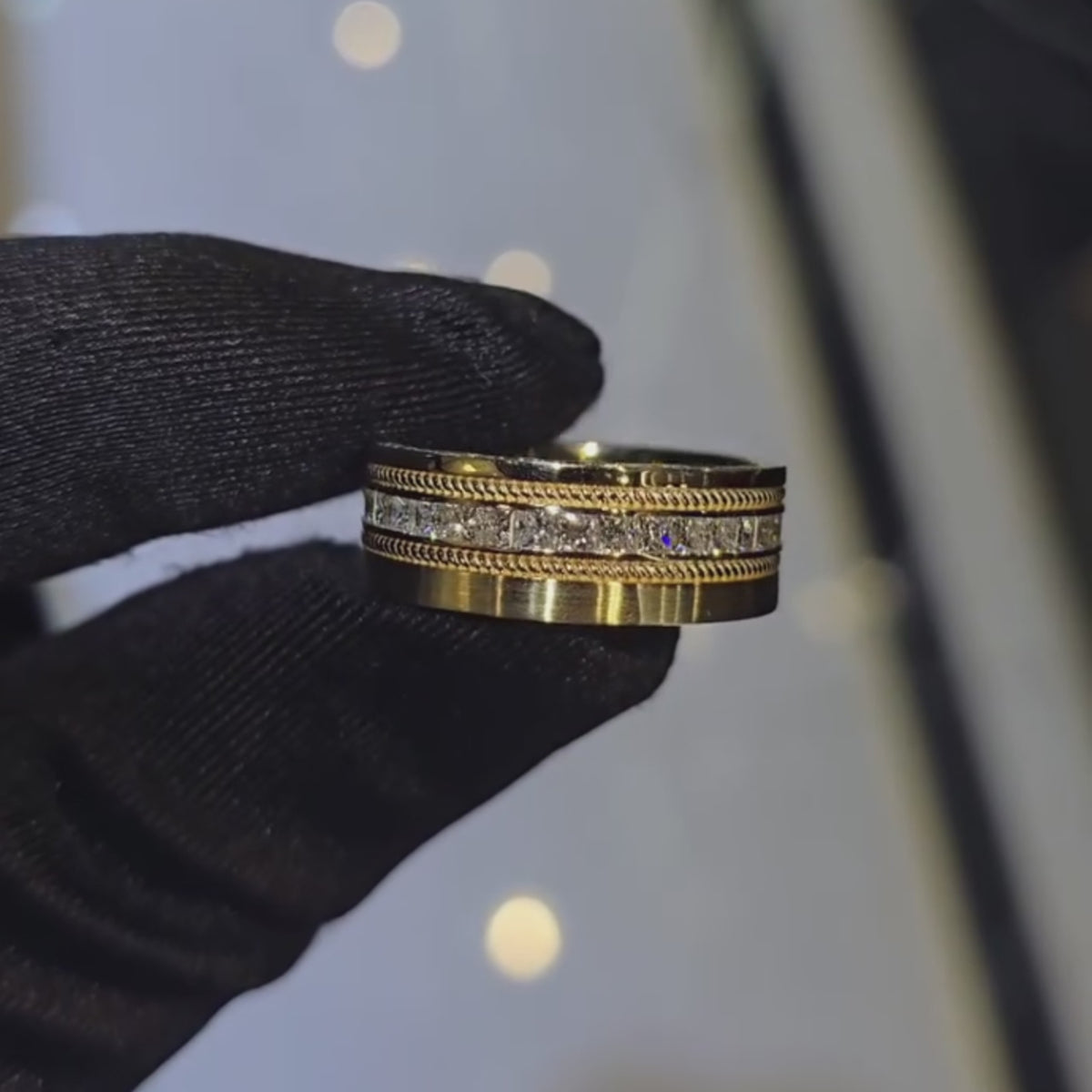 Men's Vintage Rope and Channel Set Wide Band with Hidden Side Pavé