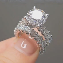 Solarii Luxury Round Cut Wedding Ring Set
