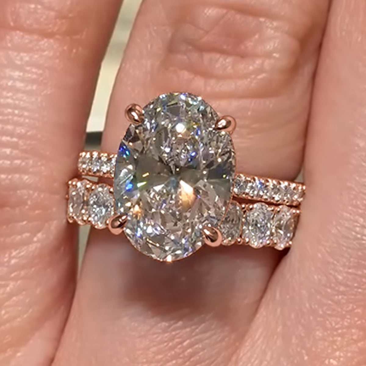 Dazzling 4.0ct Oval Cut Gemstone Engagement Ring And Oval Band Set