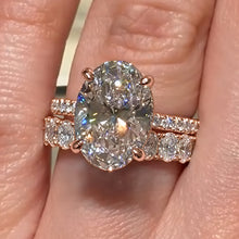 Dazzling 4.0ct Oval Cut Gemstone Engagement Ring And Oval Band Set