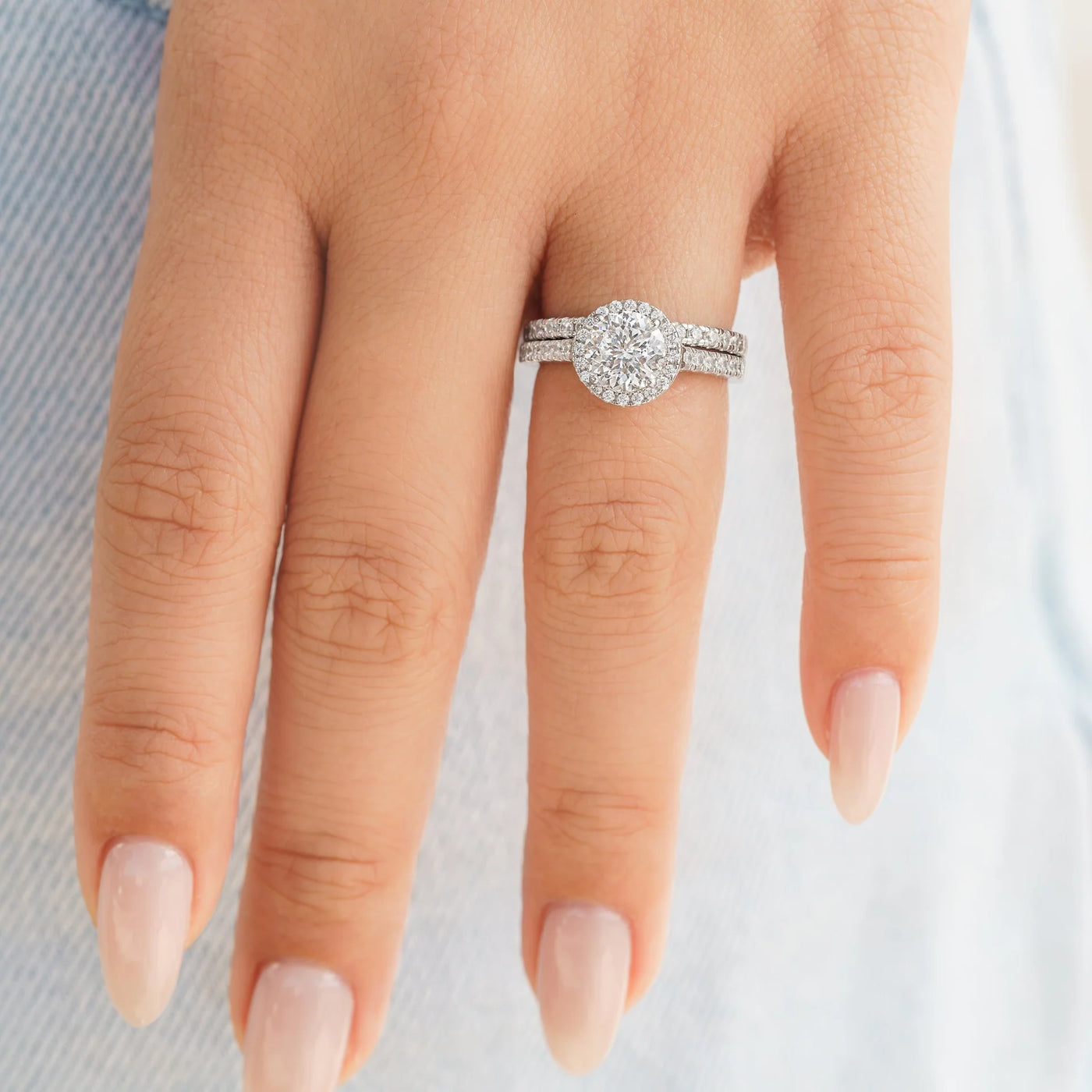 Elegant 925 Sterling Silver Halo 1.5ct Round Cut Wedding Ring Set