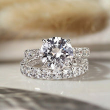 Solarii Luxury Round Cut Wedding Ring Set