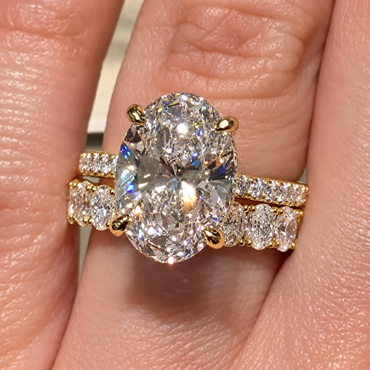 Dazzling 4.0ct Oval Cut Gemstone Engagement Ring And Oval Band Set